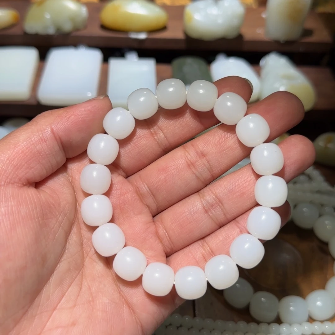 大***来和田玉未镶嵌手链