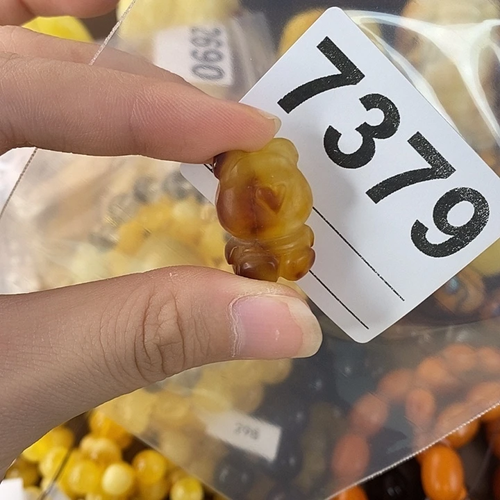 蜜蜡未镶嵌珠宝奇石