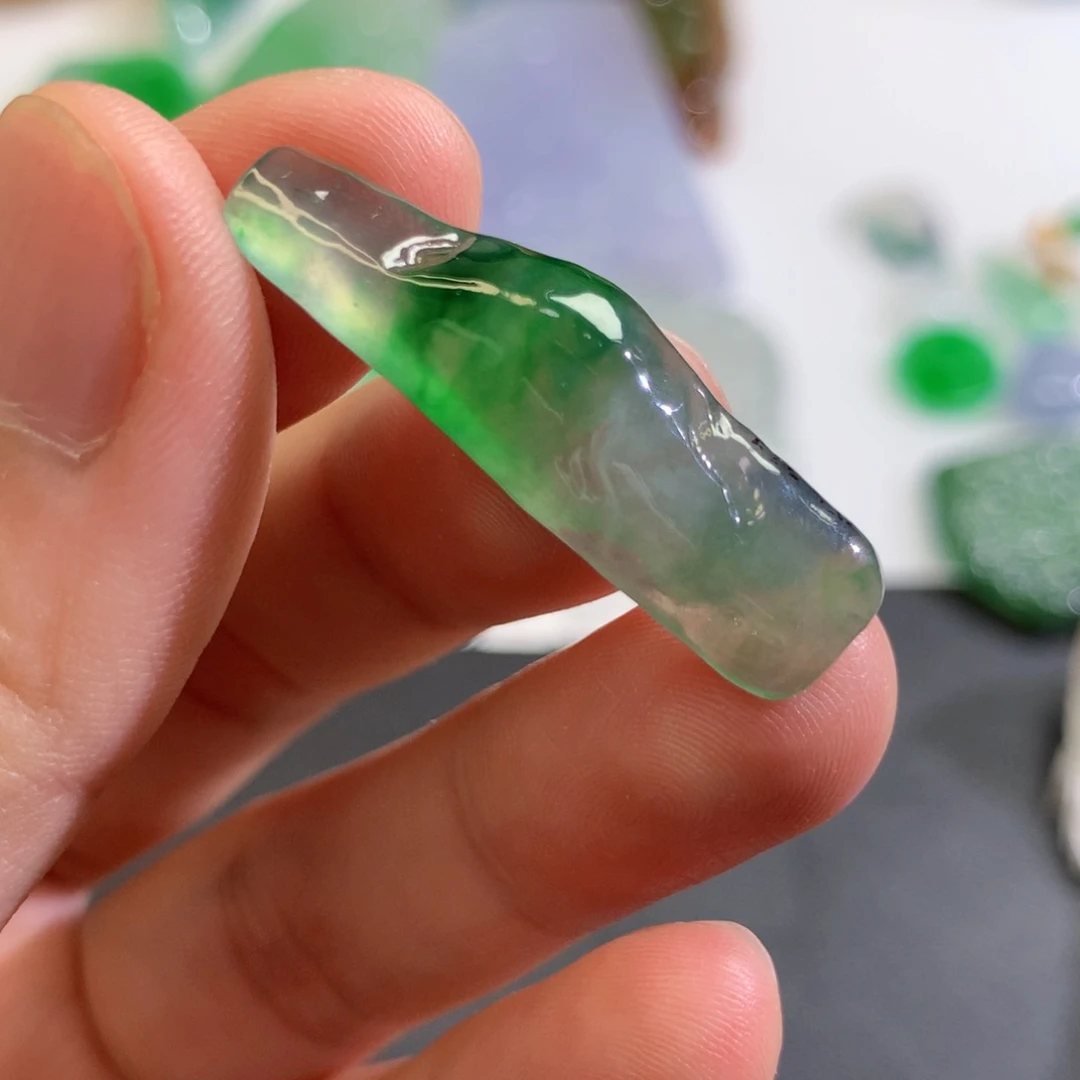 【闪购商品】翡翠未镶嵌吊坠(不含链)