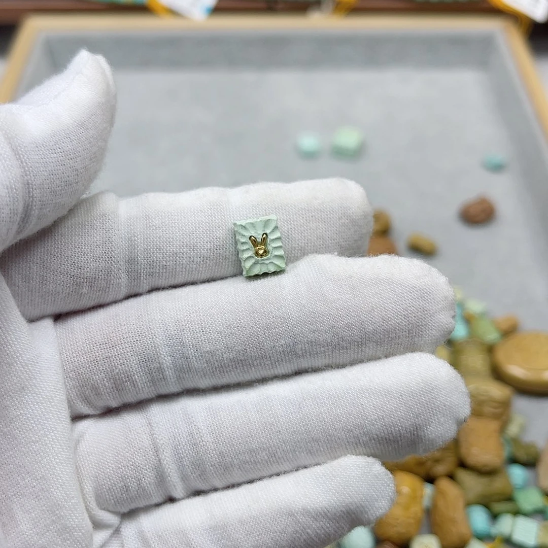 绿松石未镶嵌挂件