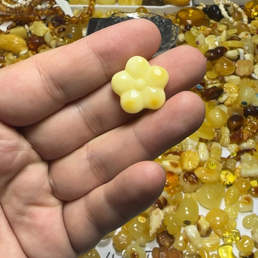 琥珀未镶嵌裸石1.71克