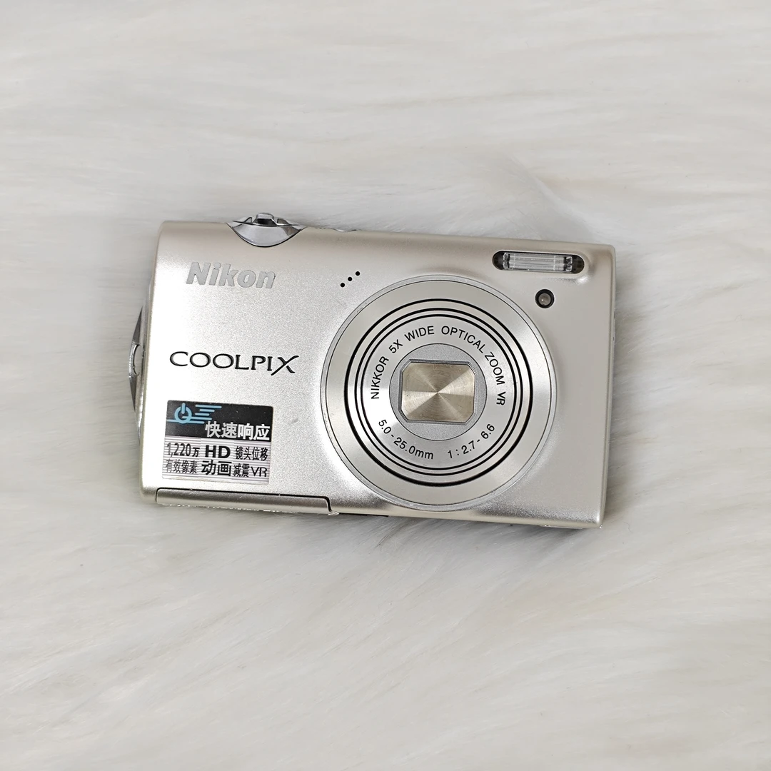 9新 Nikon/尼康 s5100 银色 1400w像素出片清晰冷白皮 配件齐全