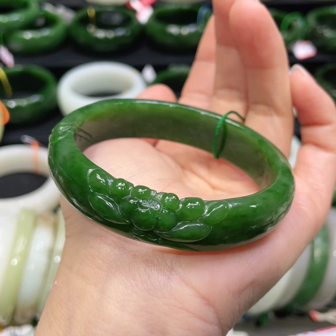 未镶嵌手镯和田玉30