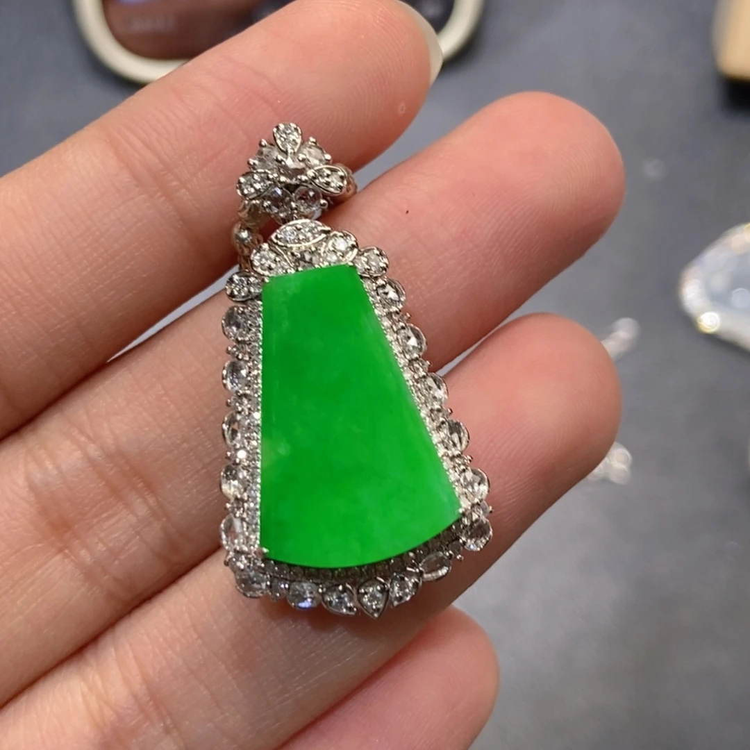 翡翠18K金镶嵌吊坠(不含链)天然缅甸A货翡翠