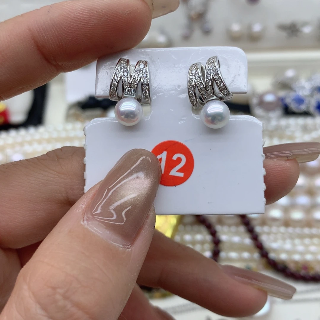 小***下淡水珍珠银S925镶嵌耳饰
