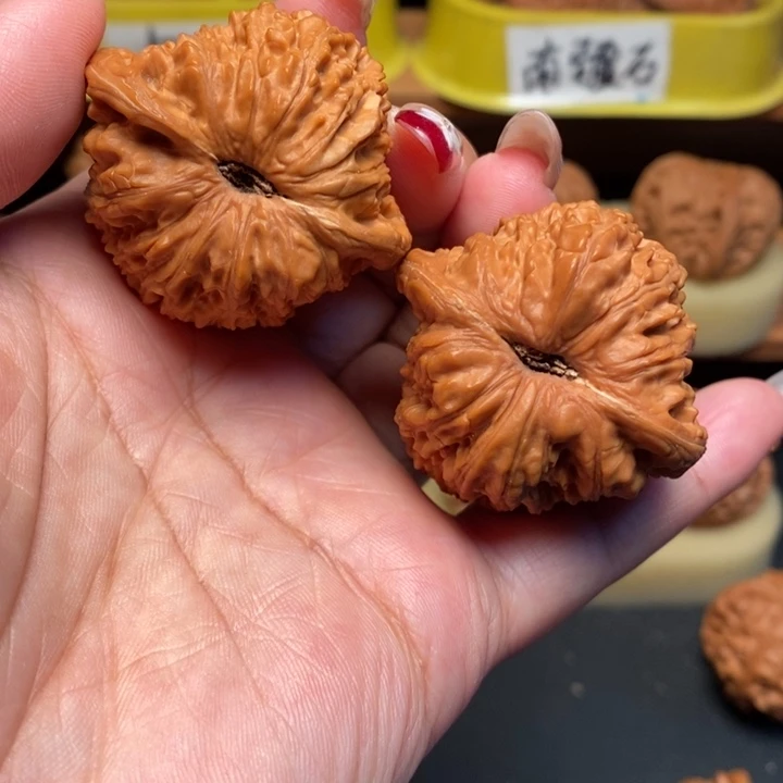 文玩核桃吊坠42全品绣球