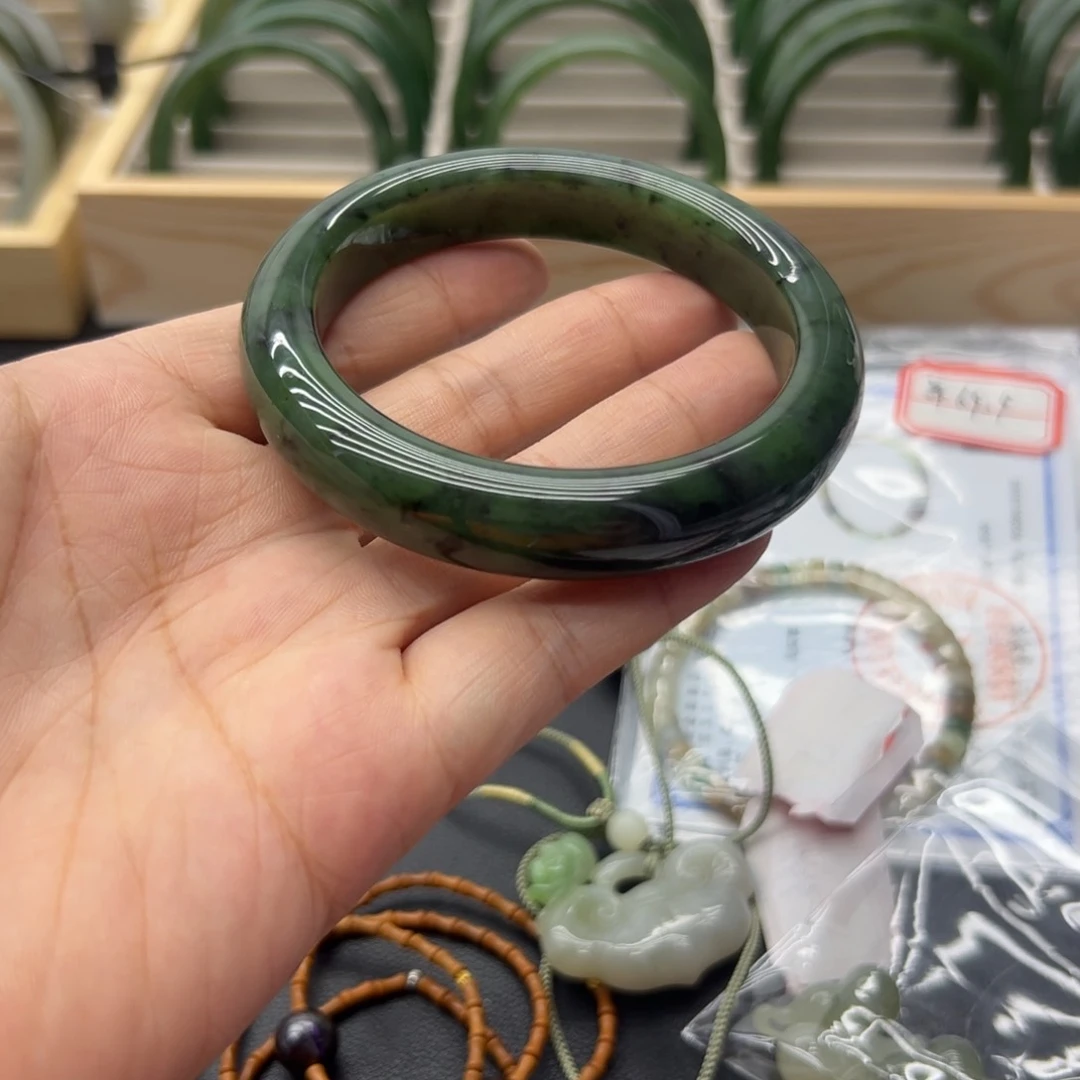 和田玉手镯未镶嵌60.6圈围C308微瑕