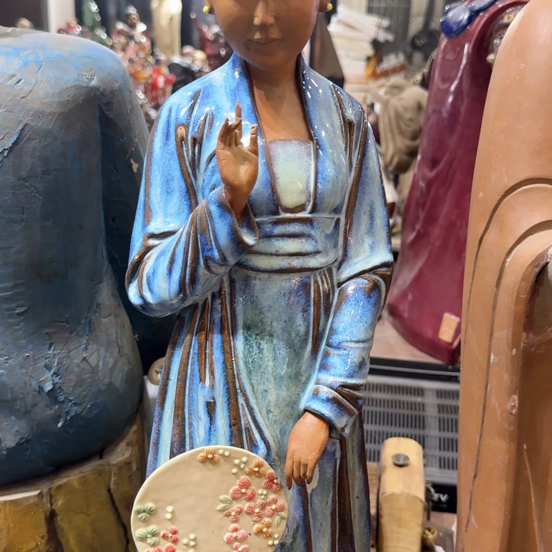 米***仔在这条街走到哪里就在那家咖啡店