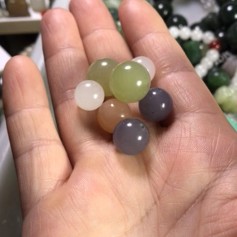 颈饰未镶嵌和田玉（糖玉）?*朱
