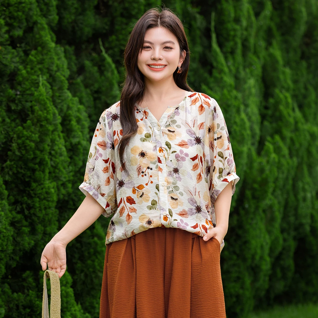 MsShe大码女装2025秋装复古花卉印花V领宽松遮肉小衫X~Q2506027