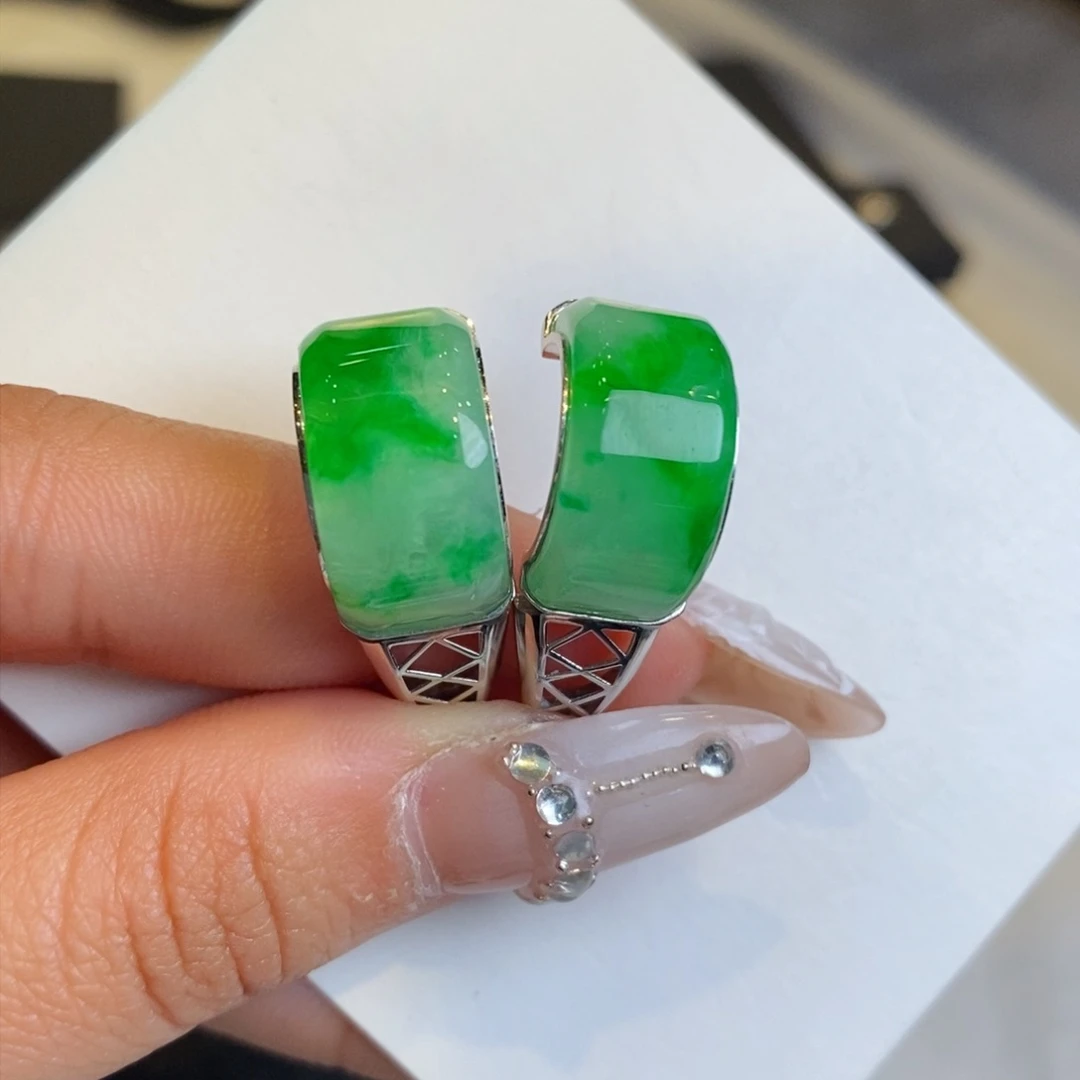 翡翠耳饰18K金镶嵌设计款半圆耳包