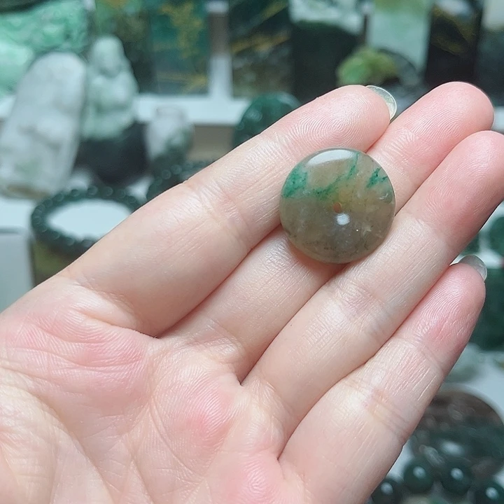 独山玉未镶嵌吊坠