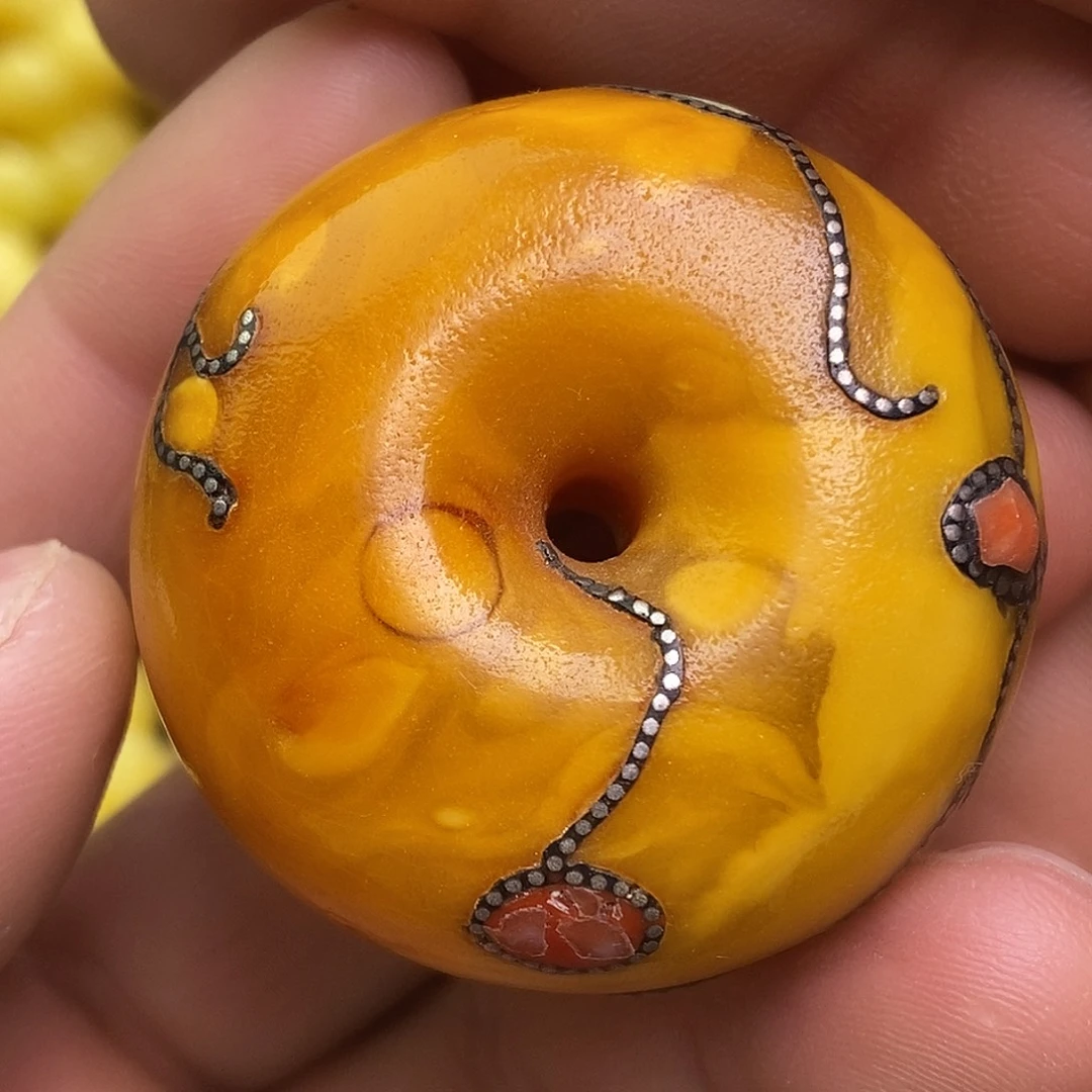 蜜蜡未镶嵌珠宝奇石