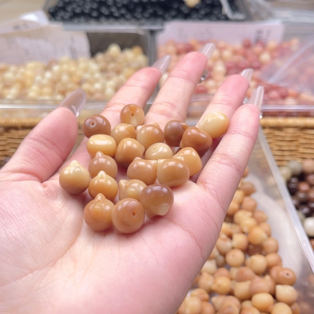 白玉菩提吊坠z12mm20+10颗。福利不售后