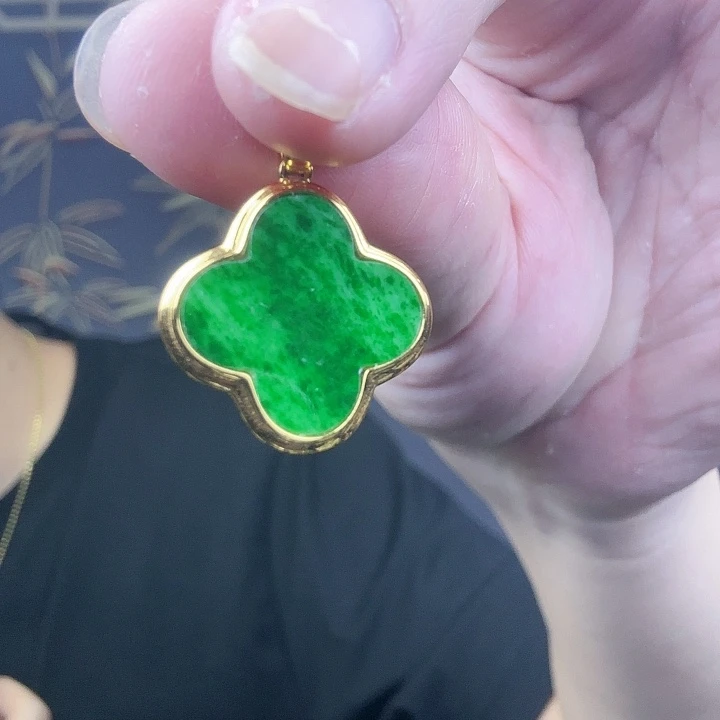 翡翠吊坠(不含链)银S925镶嵌潇***鹅特价 有缝隙