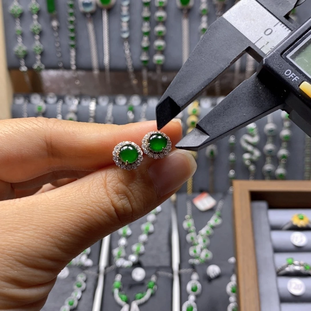 翡翠颈饰银S925镶嵌翡翠耳钉