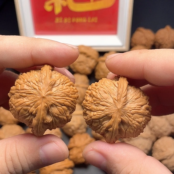 文玩核桃把件泥鳅背40全品