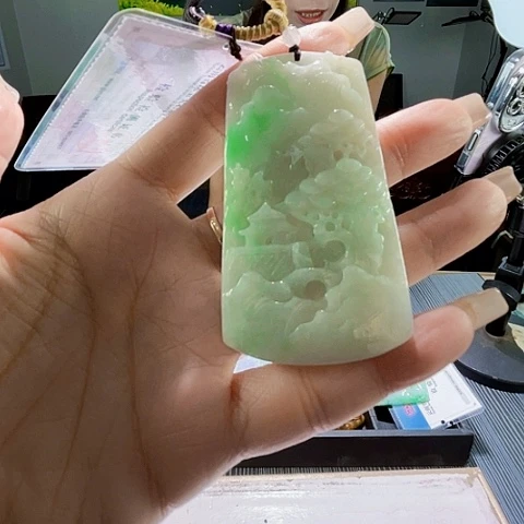 颈饰未镶嵌翡翠一个
