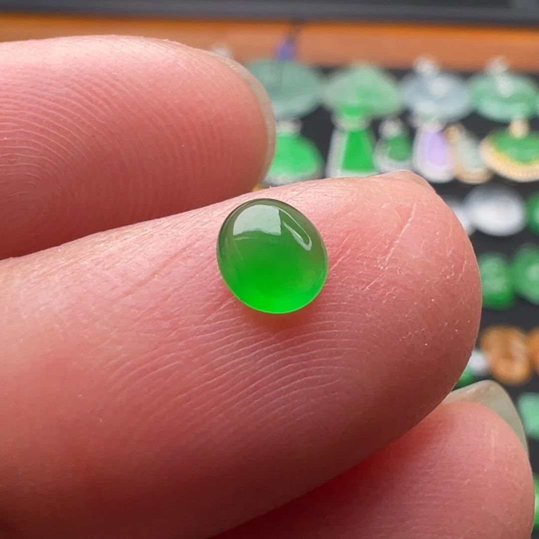 翡翠颈饰未镶嵌蛋4.8