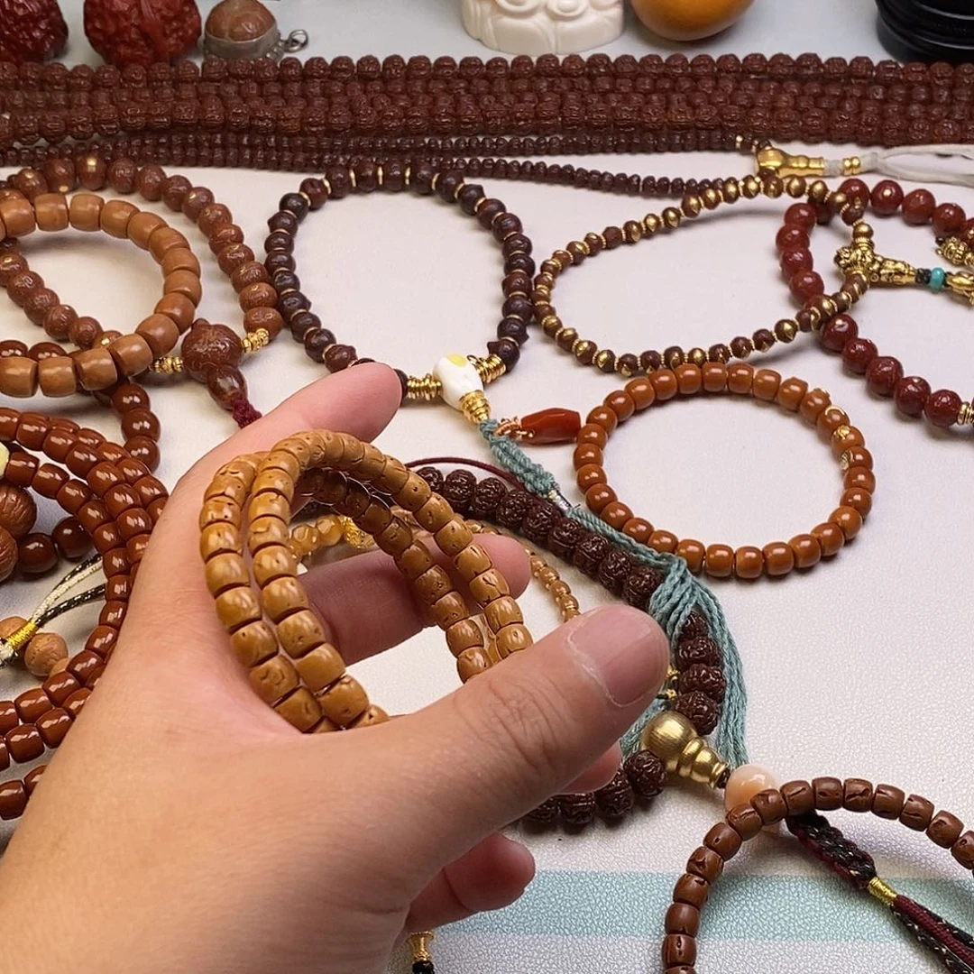 桃核吊坠。。。。。。。。。。。