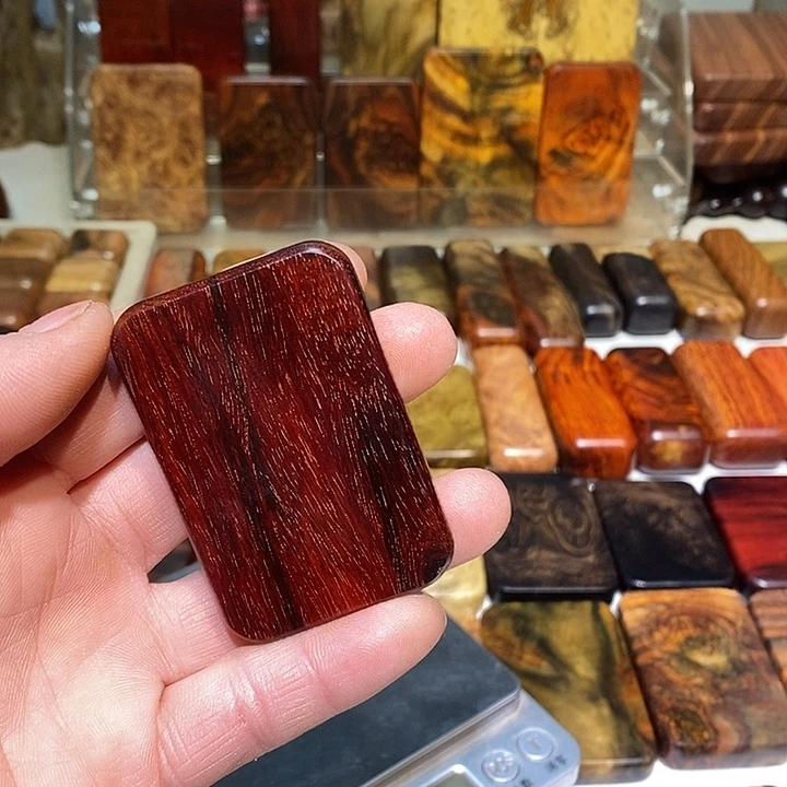 霸***道香榧木木质哈把玩件58888