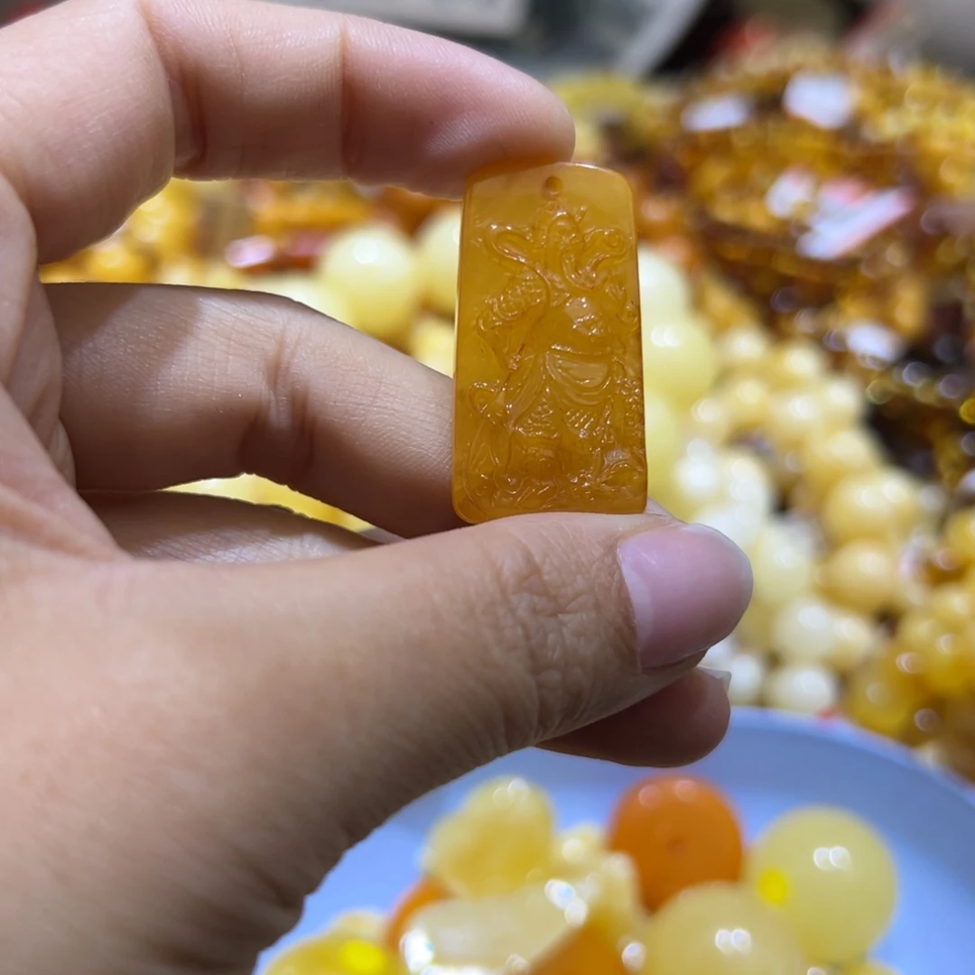 琥珀珠宝奇石未镶嵌