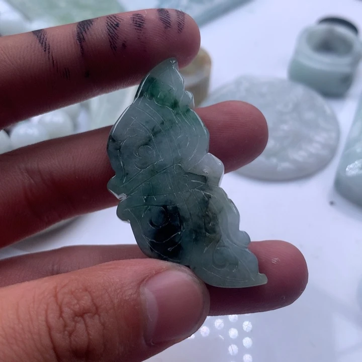 翡翠未镶嵌颈饰保真天然a货翡翠