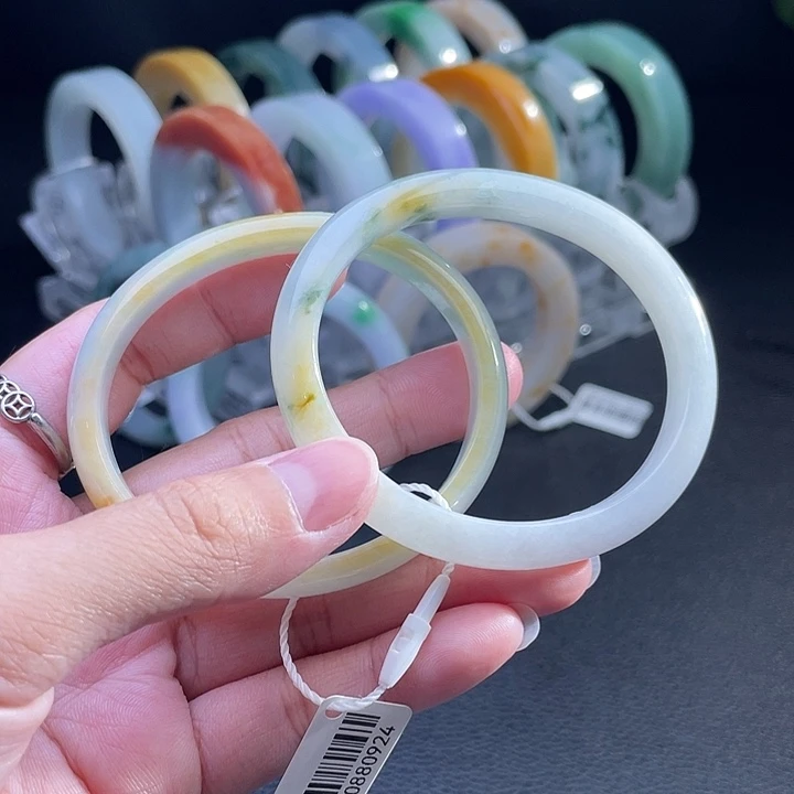 多***」定制翡翠未镶嵌翡翠手镯