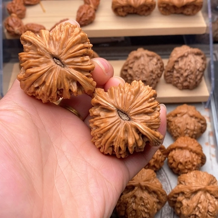 震***雪核桃把件文玩核桃四座楼