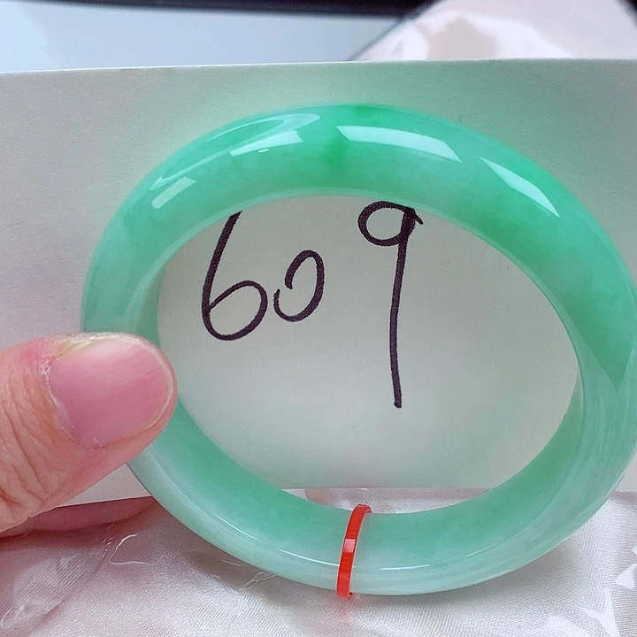 翡翠未镶嵌手镯翡翠