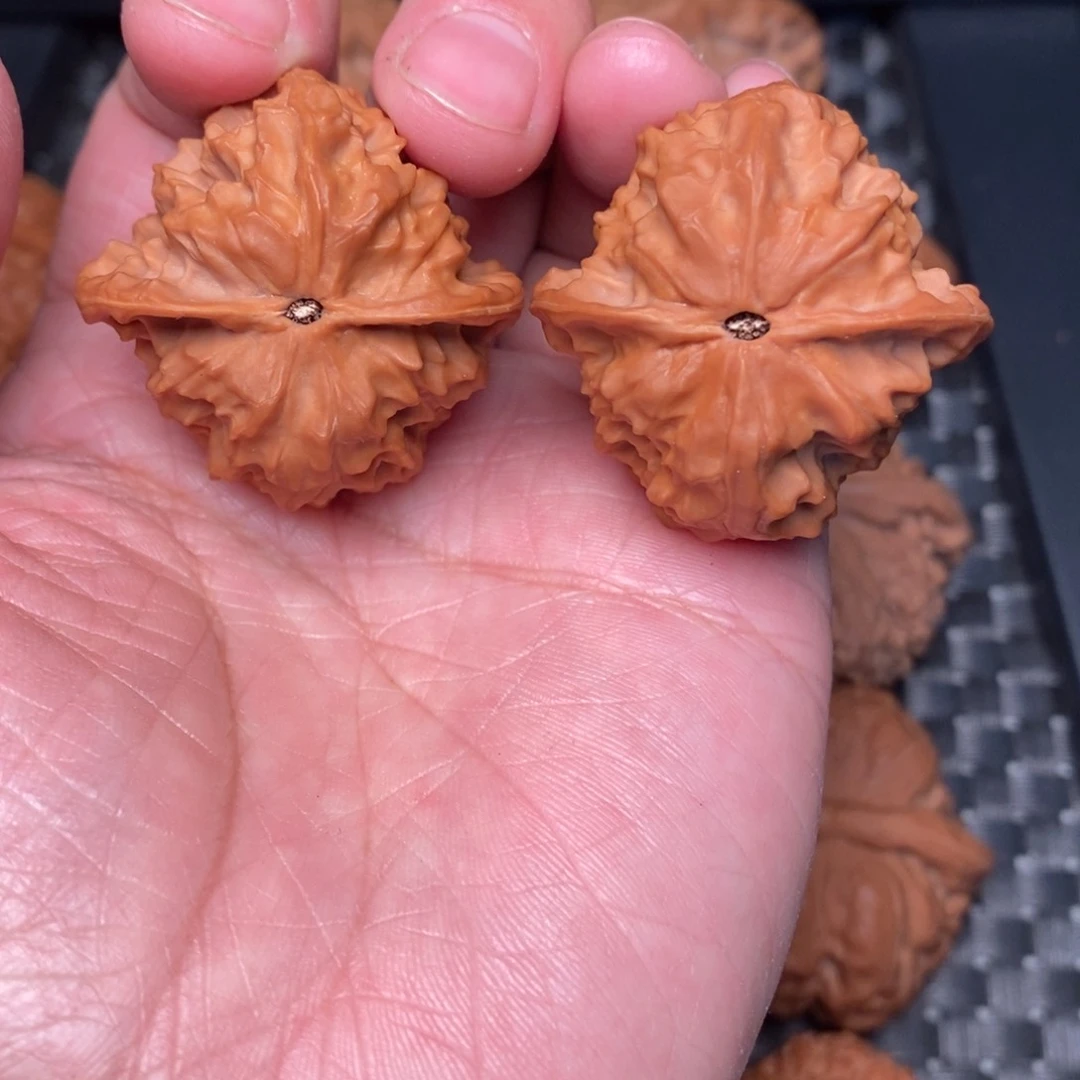 文玩核桃吊坠御玲珑