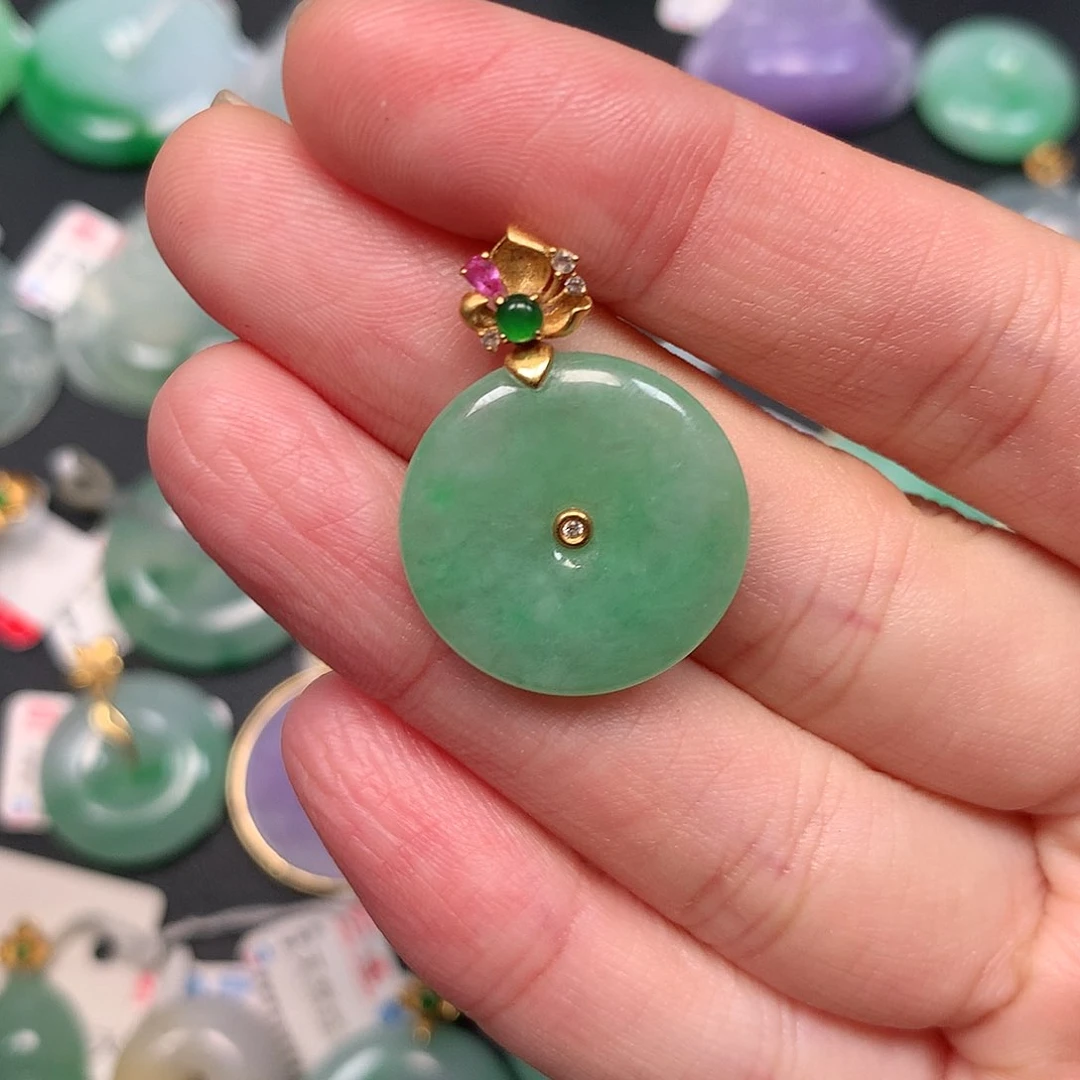 颈饰18K金镶嵌翡翠翡翠吊坠