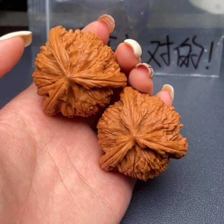 九***弟吊坠文玩核桃白狮子