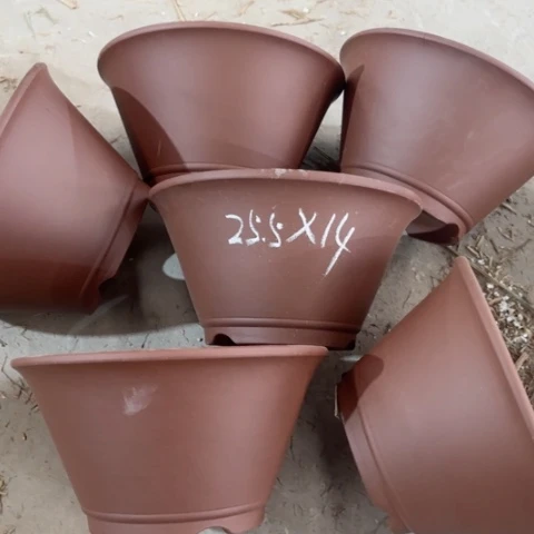 紫砂花盆     100,6。   25.5-14