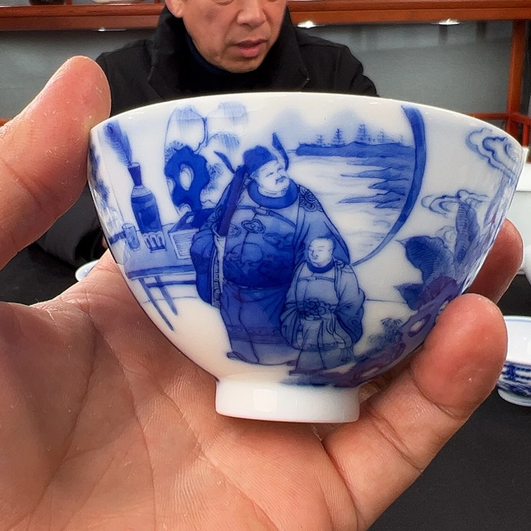 柴窑青花人物鸡心杯一级品