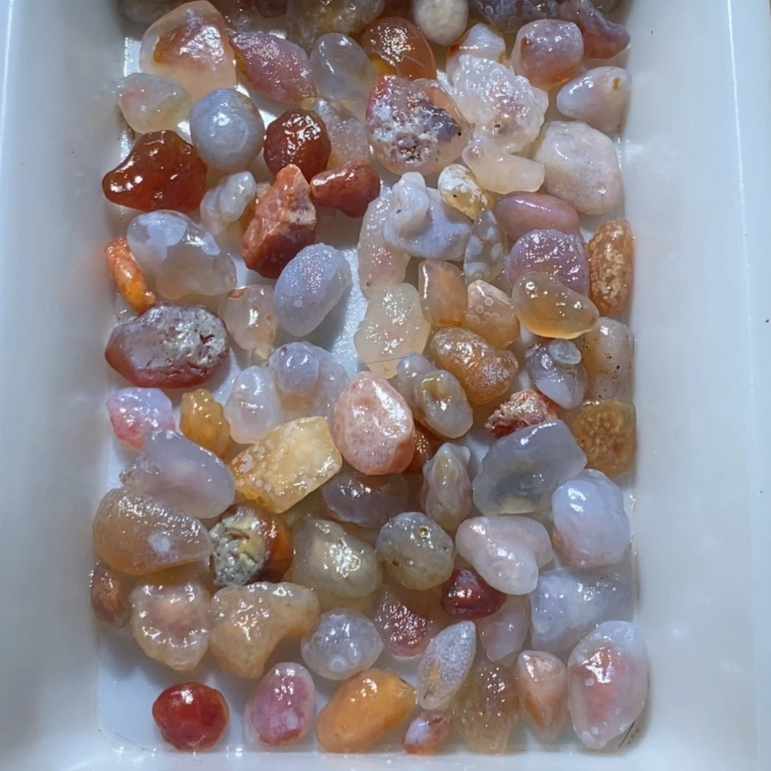 阿拉善花点糖心花盆石