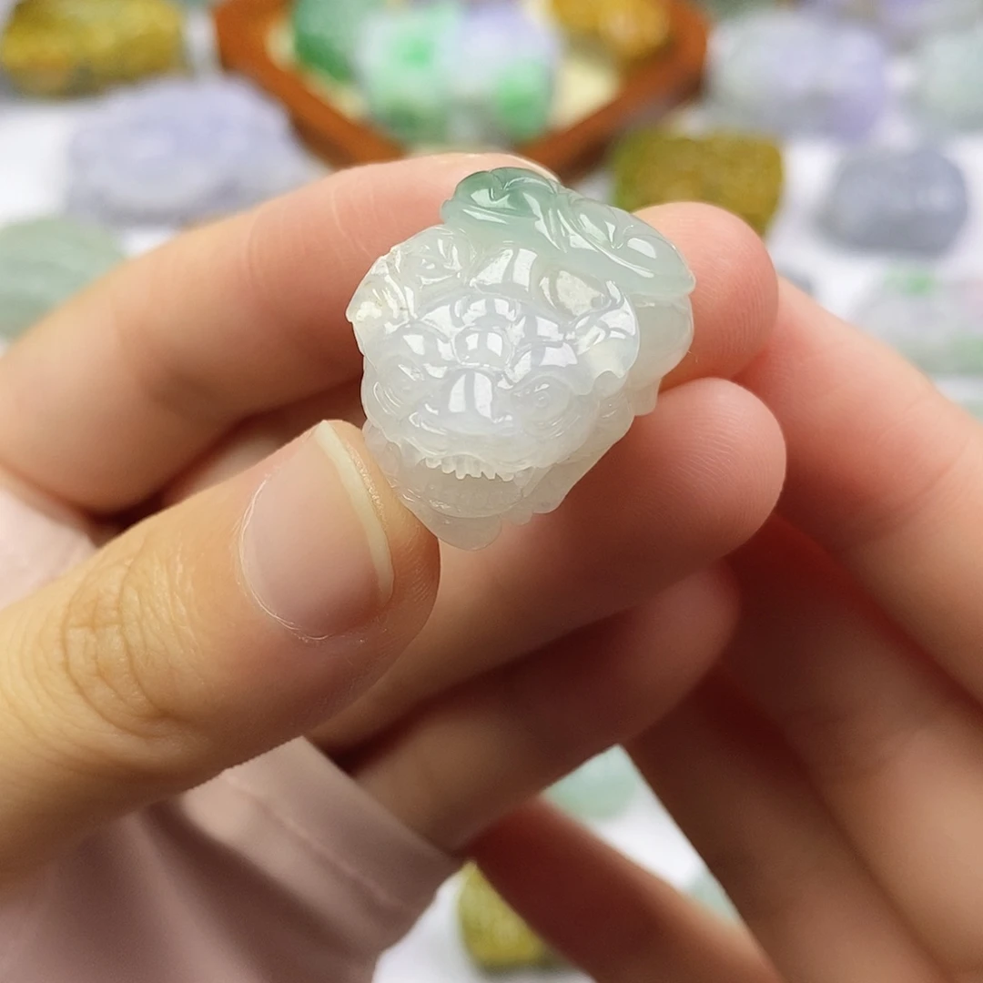 颈饰未镶嵌翡翠貔貅