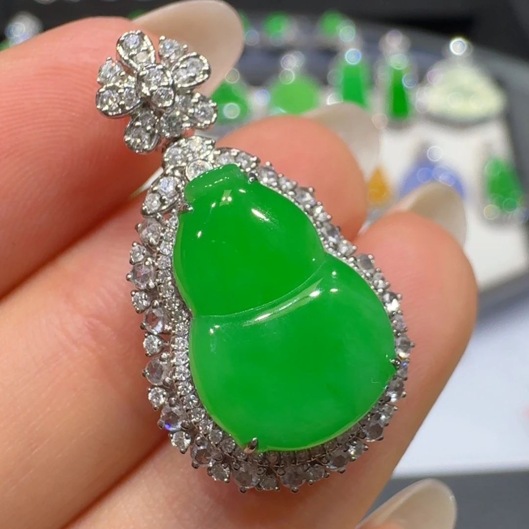 翡翠18K金镶嵌颈饰收到货48小时鉴赏期