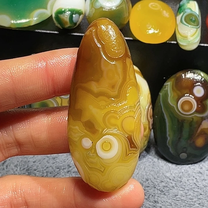 玛瑙/玉髓未镶嵌珠宝奇石