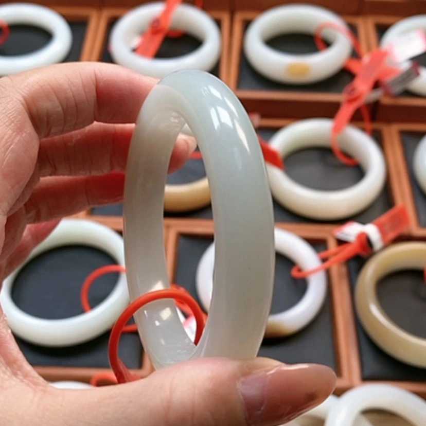 【闪购商品】未镶嵌手镯和田玉