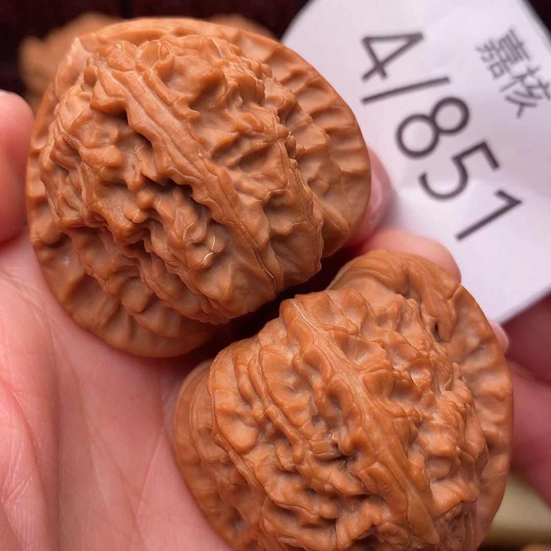 文玩核桃把件43三角白