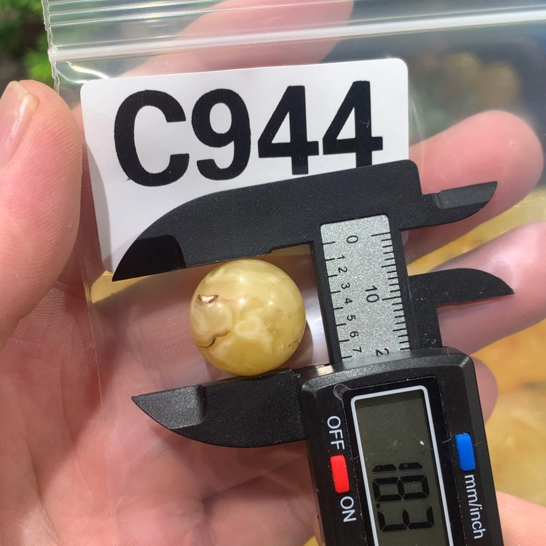 未镶嵌琥珀珠宝奇石