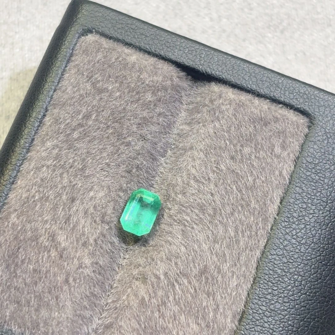祖母绿裸石1.07克拉
