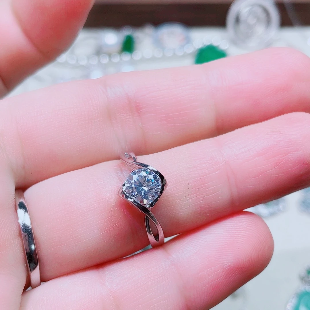 坠链均925银锆石天使之吻