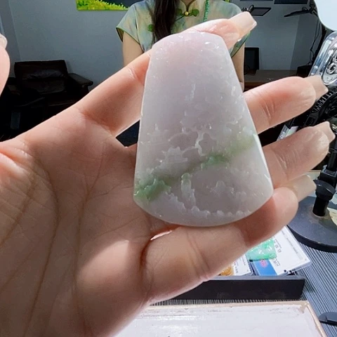 颈饰未镶嵌翡翠一个