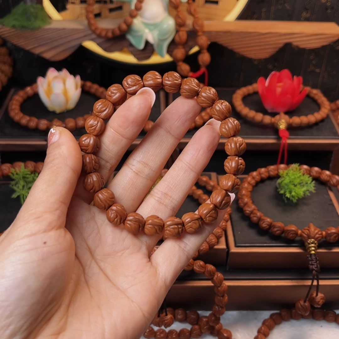 吊坠桃核一**衣10玉龙脊手串