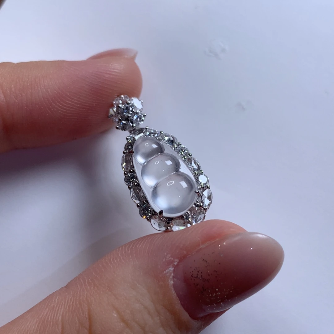 翡翠未镶嵌颈饰成品吊坠玻璃钢豆子整高卡23.8