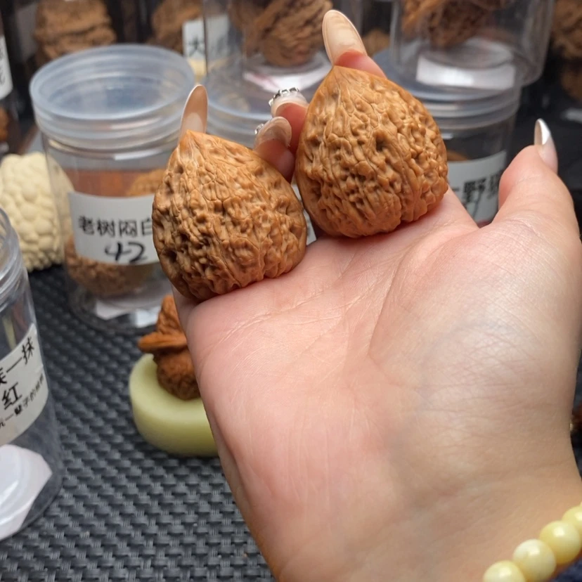 【闪购商品】核桃手串/手链星*一抹红