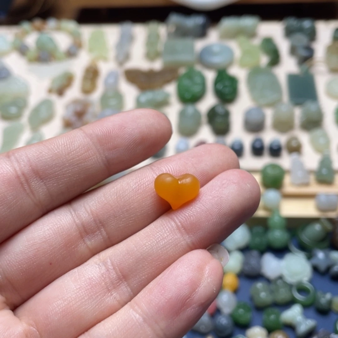 《***子和田玉未镶嵌吊坠(不含链)