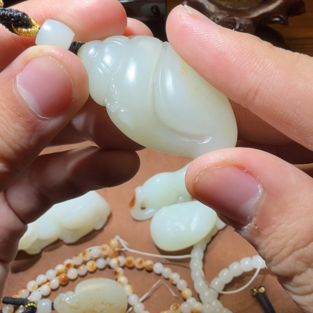 买***汁和田玉未镶嵌挂件